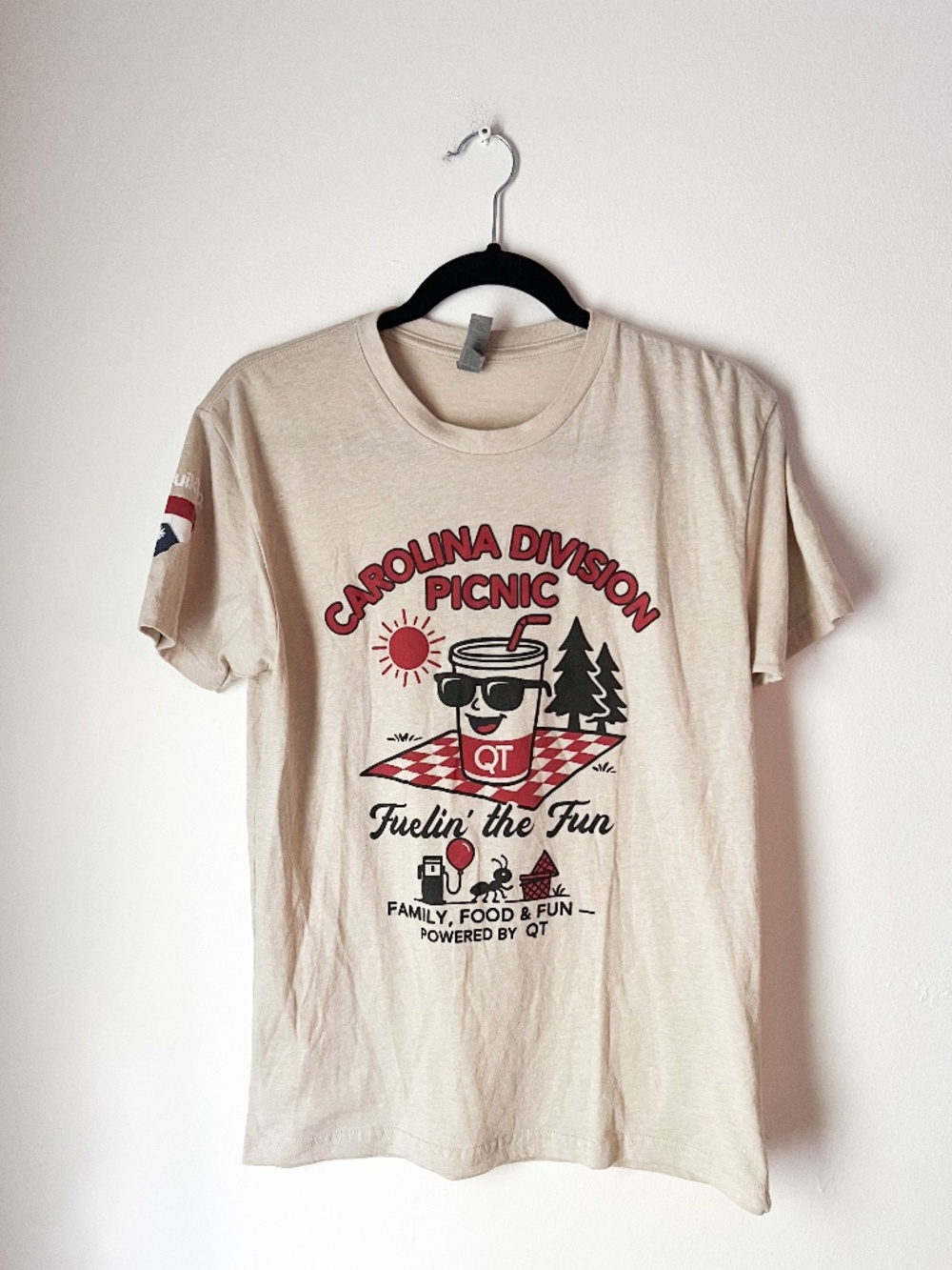QT QuikTrip Carolina Division Picnic Graphic Tee Small Next Level Soft Retro